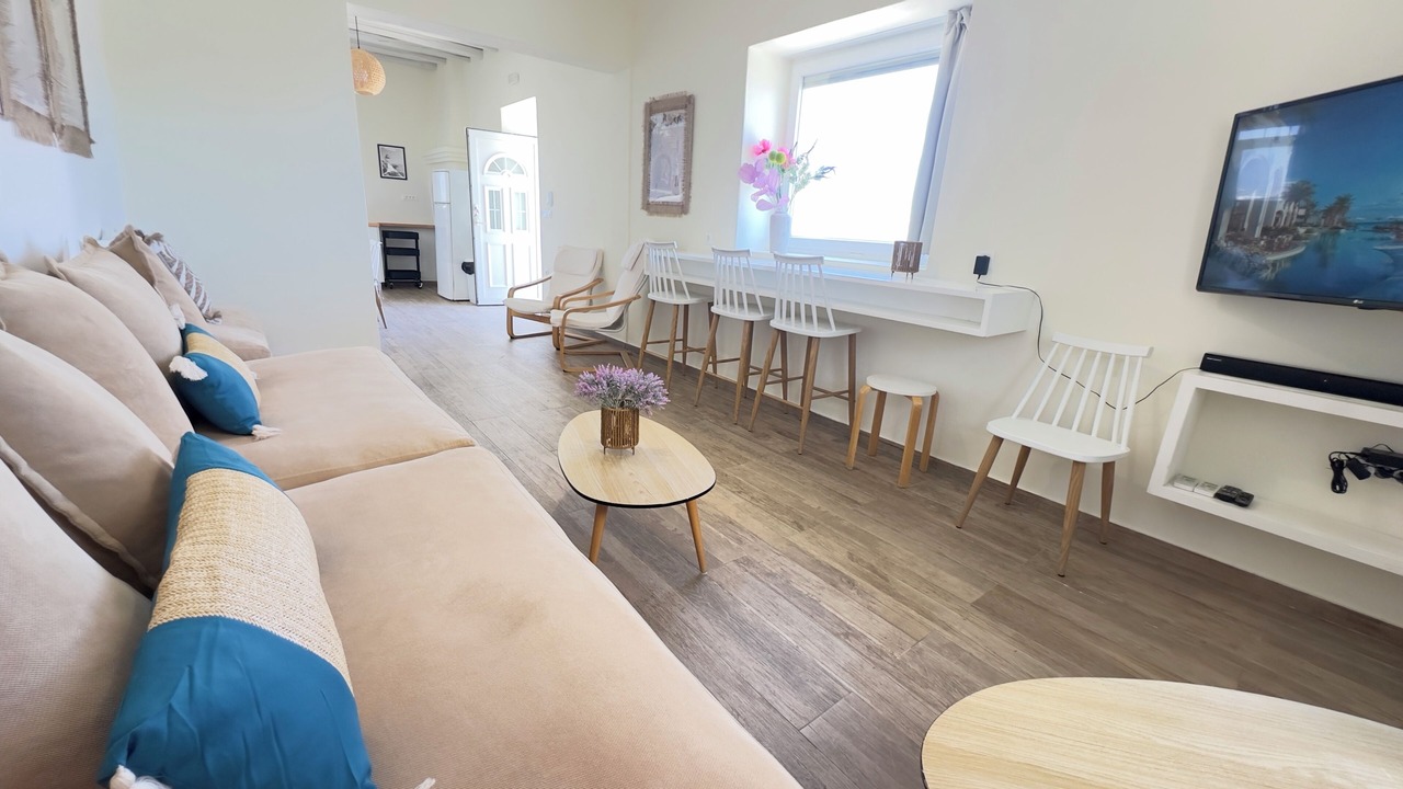 Photo of Livingroom in Ornos