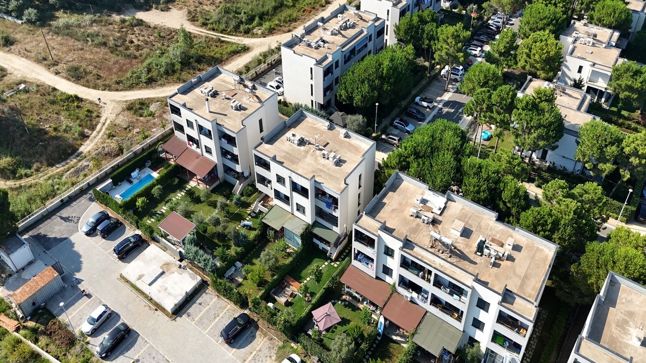 Photo of Others in Qerek