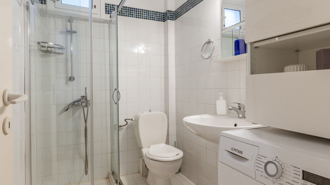 Photo of Bathroom in Agios Ioannis