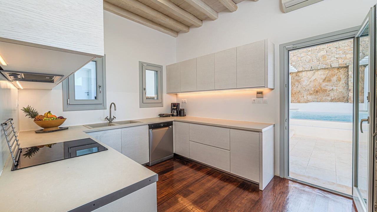 Photo of Kitchen in Faros Armenistis