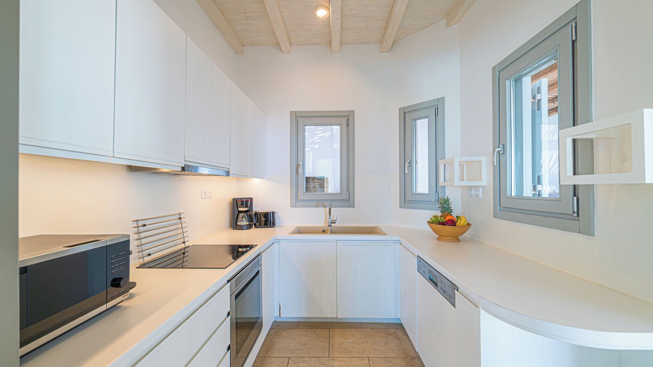 Photo of Kitchen in Faros Armenistis