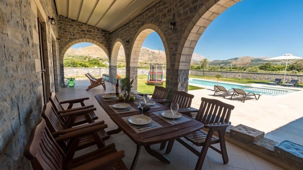 Photo of Outdoor in Monopari