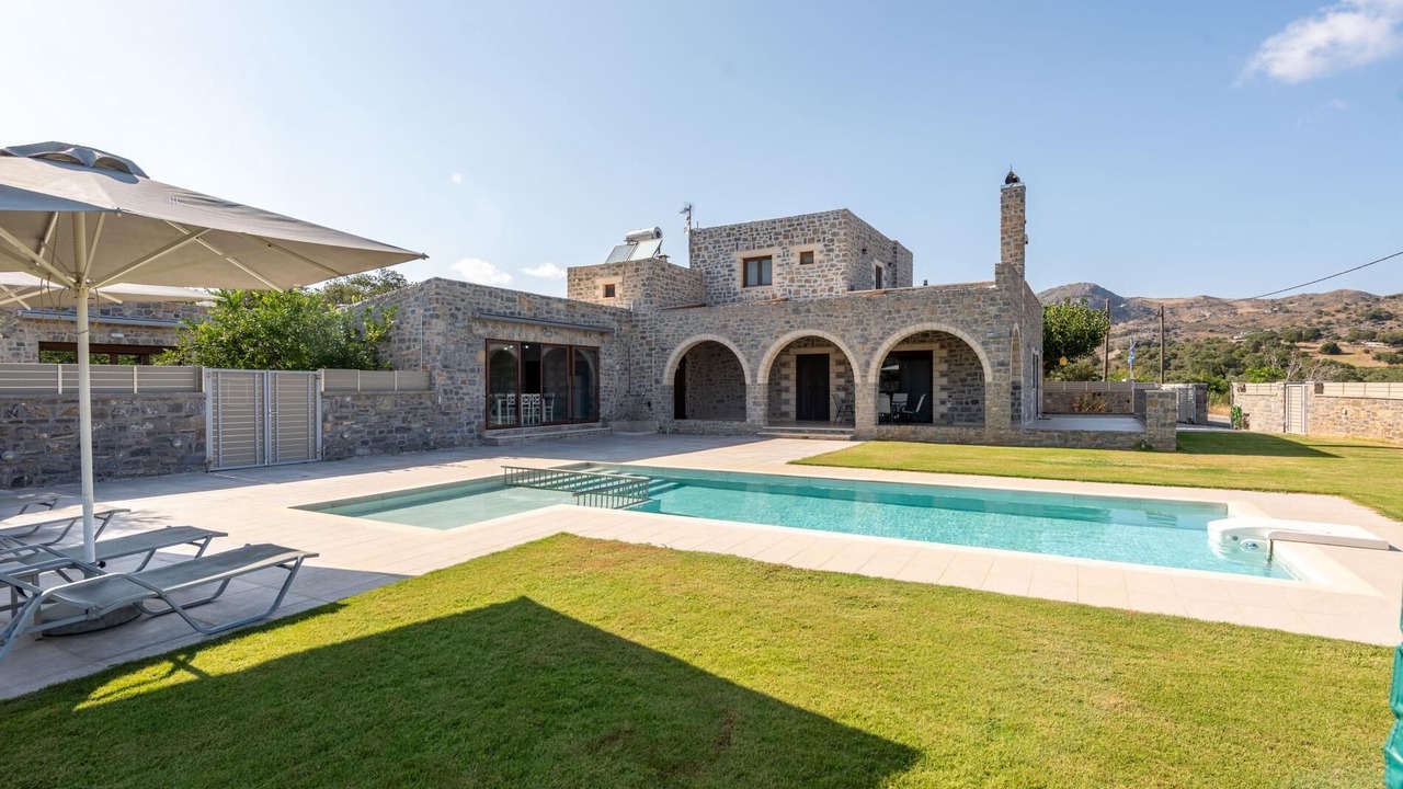 Photo of Outdoor in Monopari