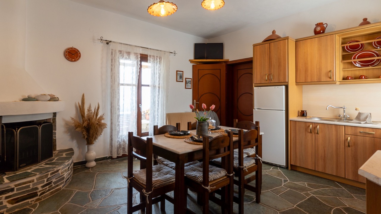 Photo of Bedroom in Platis Gialos