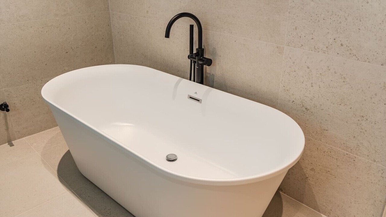 Photo of Bathroom in Petrele