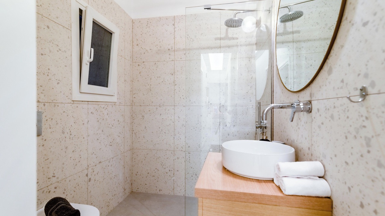 Photo of Bathroom in Metaxourgio