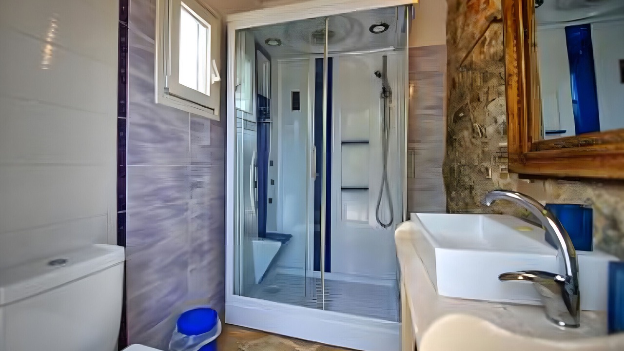 Photo of Bathroom in Peroulion