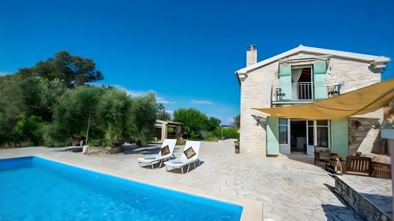 Photo of Outdoor in Peroulion