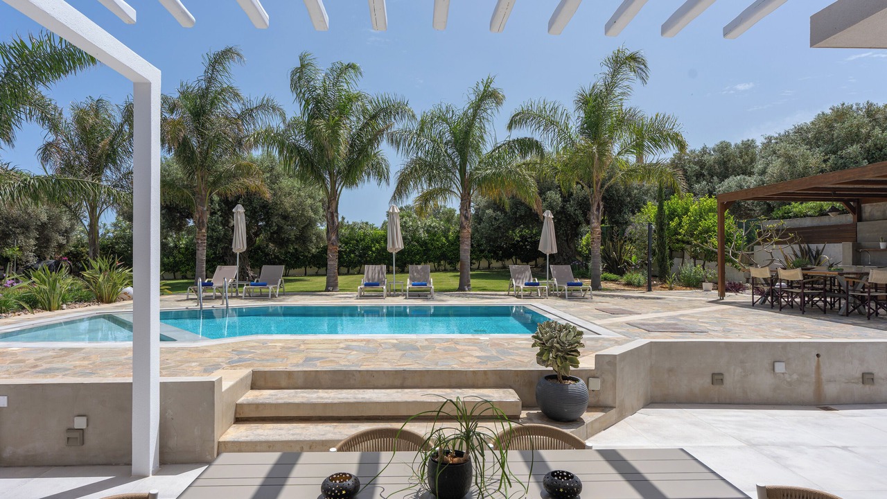 Photo of Outdoor in Adelianos Kampos