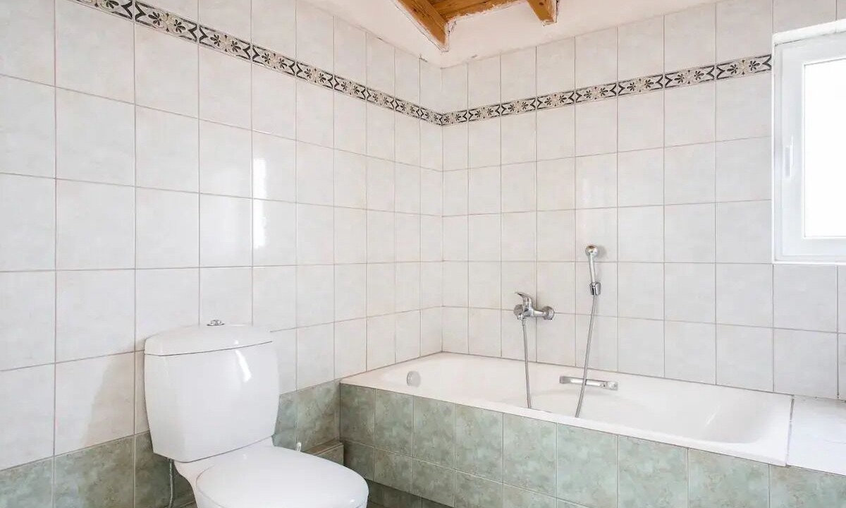 Photo of Bathroom in Saronikos