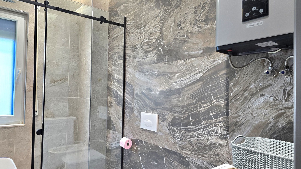 Photo of Bathroom in Qerek