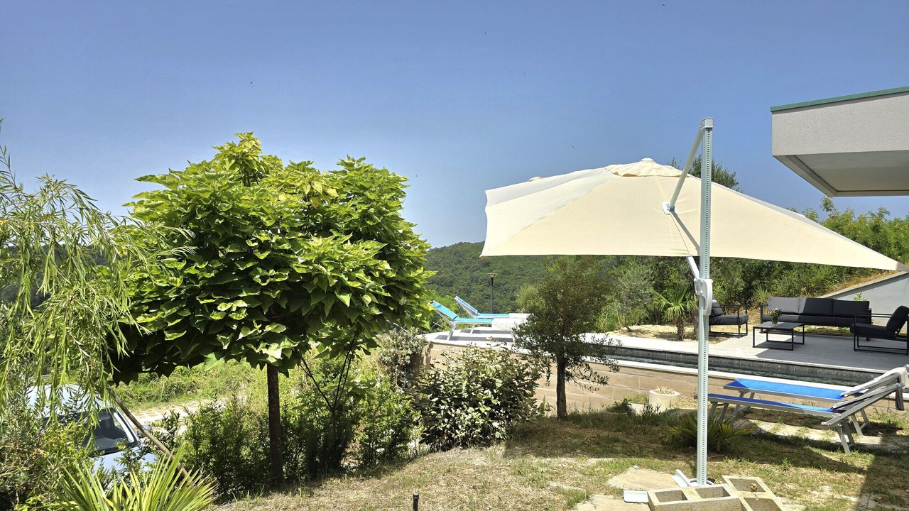 Photo of Patio Balcony in Ishem
