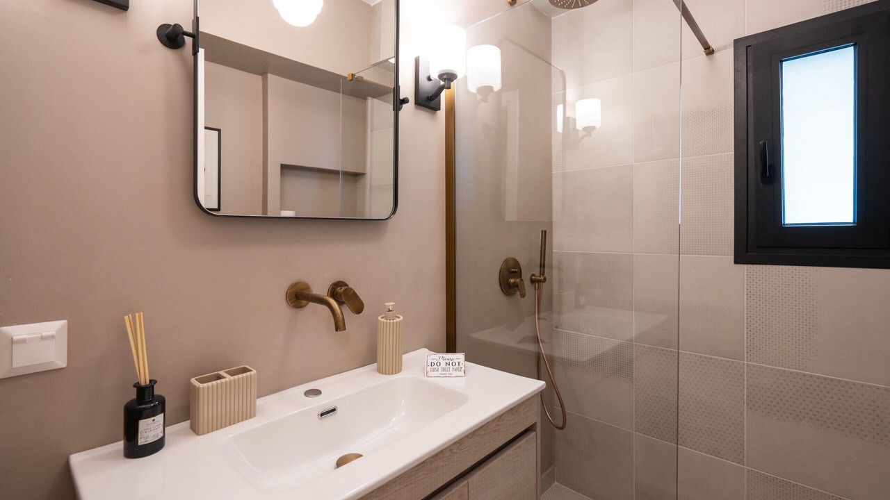 Photo of Bathroom in Petralona