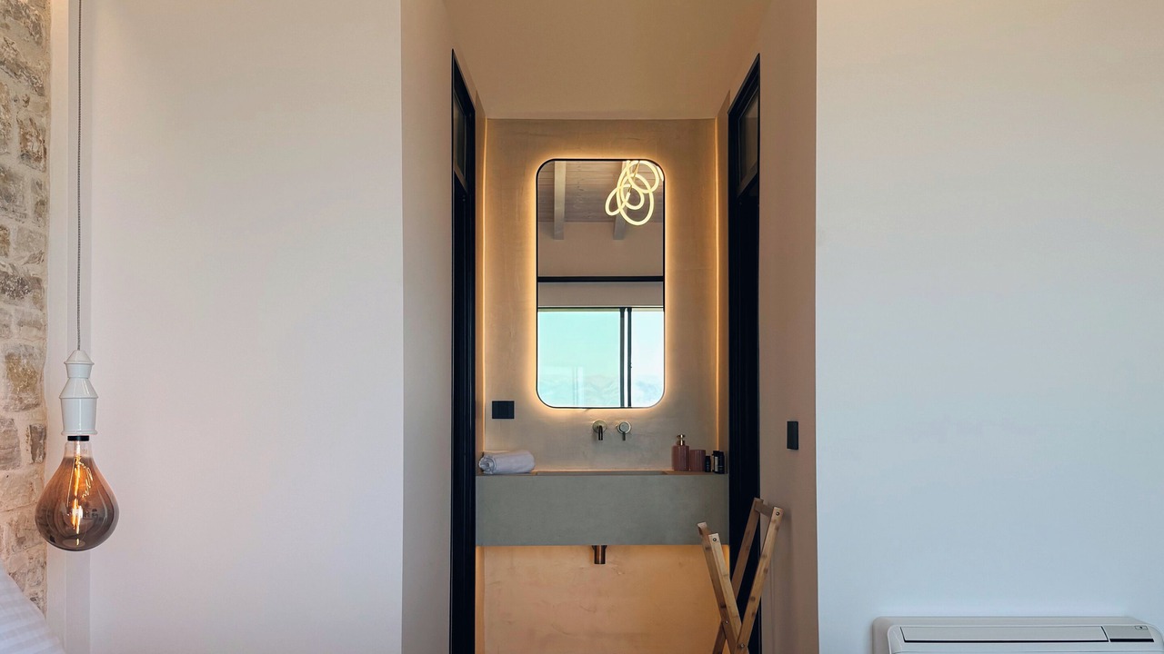 Photo of Bedroom in Petaleia
