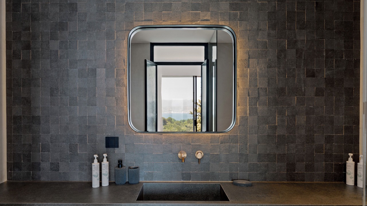 Photo of Bathroom in Petaleia