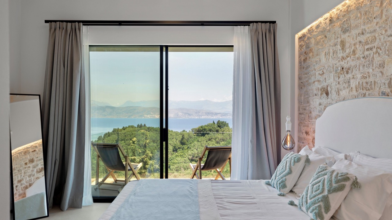 Photo of Bedroom in Petaleia