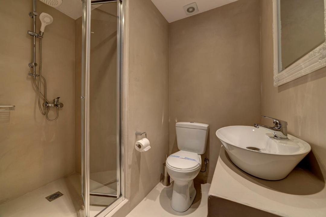 Photo of Bathroom in Plaka