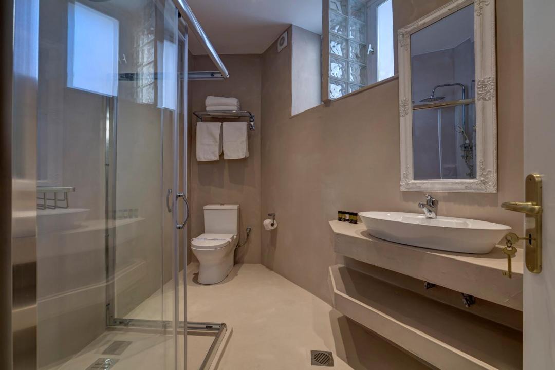 Photo of Bathroom in Plaka