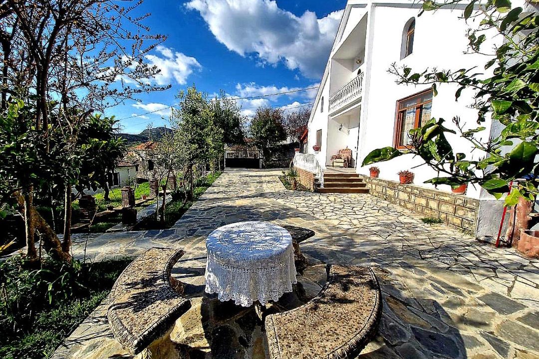 Photo of Others in Sakës