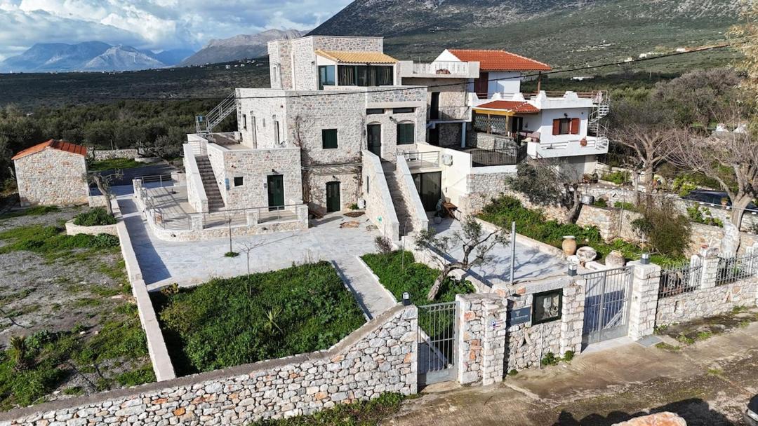 Photo of Buildings in Omales