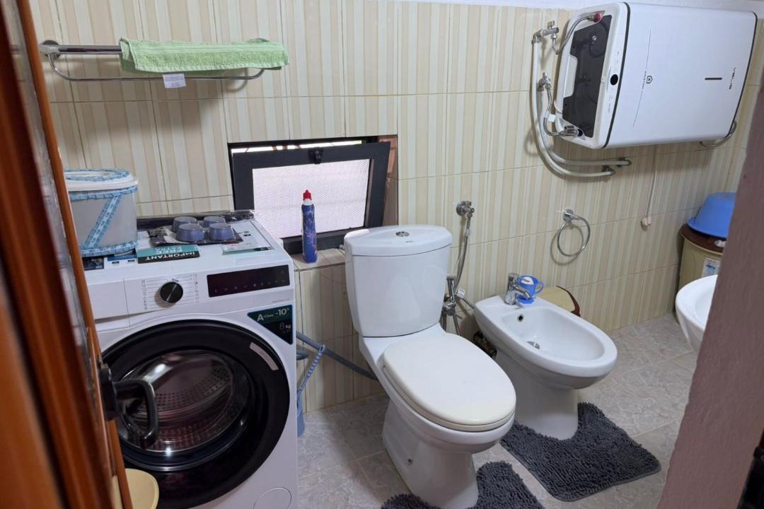 Photo of Bathroom in Puke