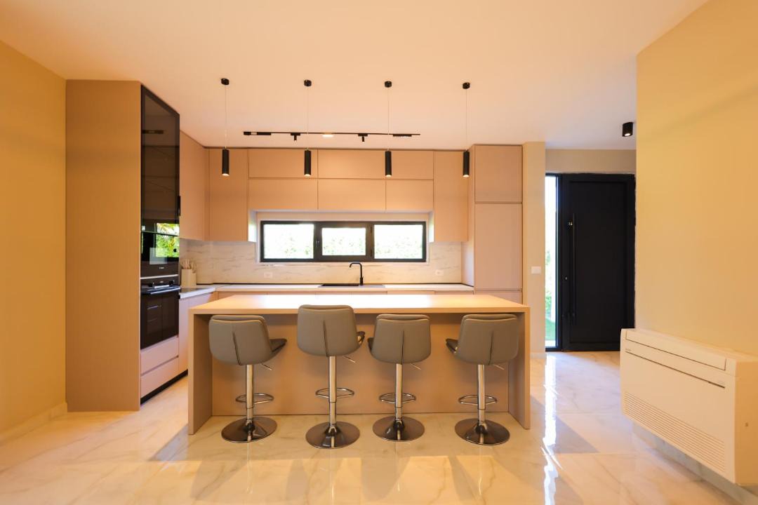 Photo of Others in Ishem