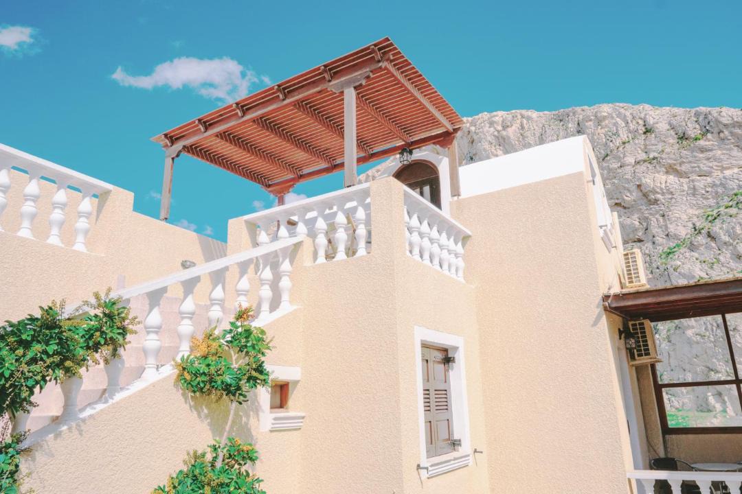 Photo of Others in Perissa