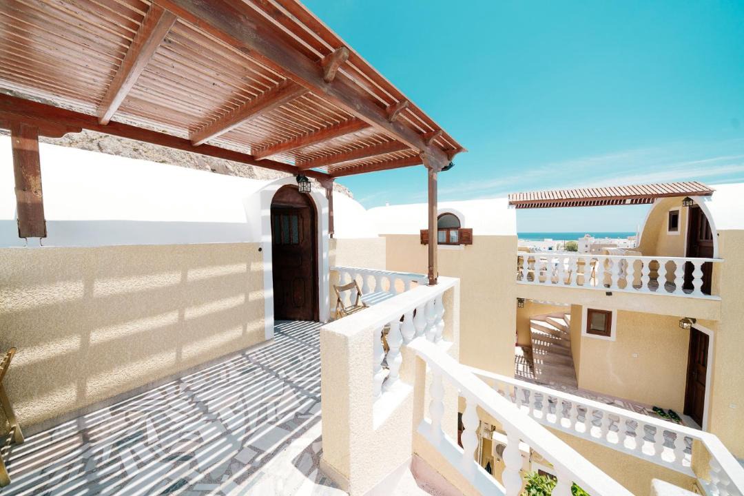 Photo of Others in Perissa