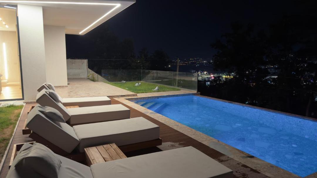 Photo of Patio Balcony in Mjull-Bathore