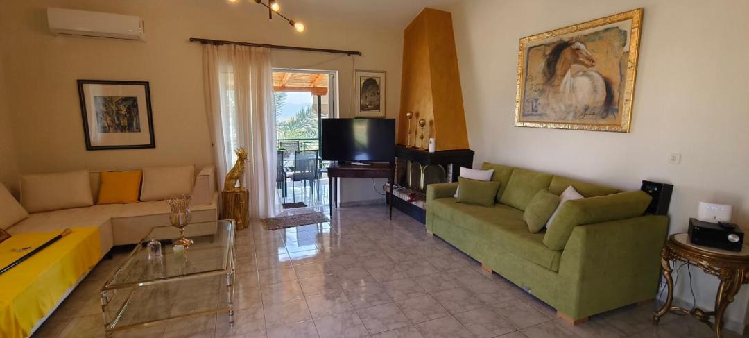 Photo of Livingroom in Kato Diminio