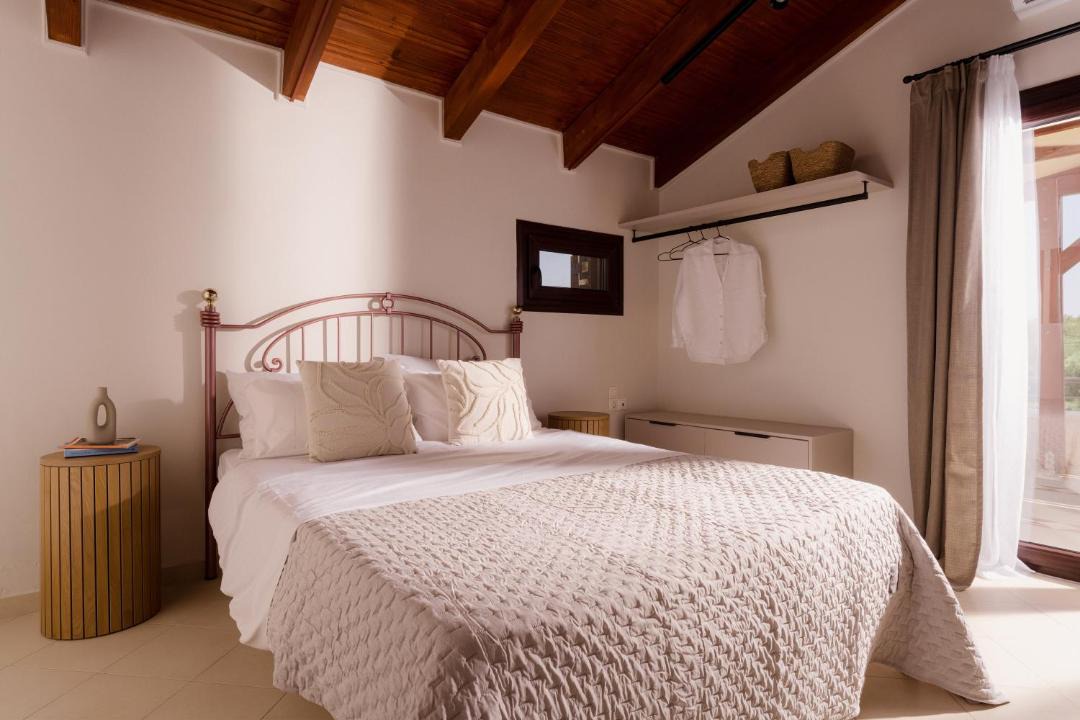 Photo of Bedroom in Alykes