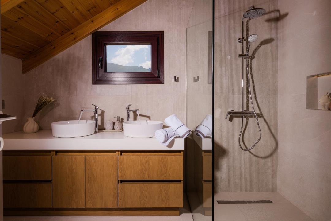 Photo of Bathroom in Alykes
