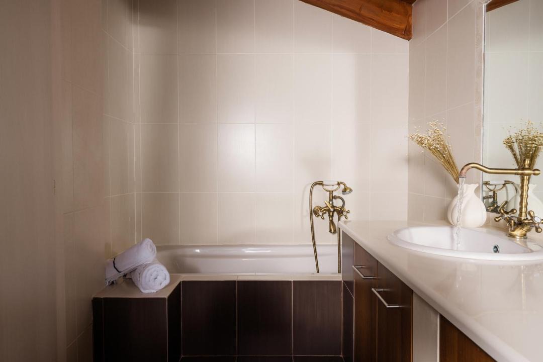 Photo of Bathroom in Alykes