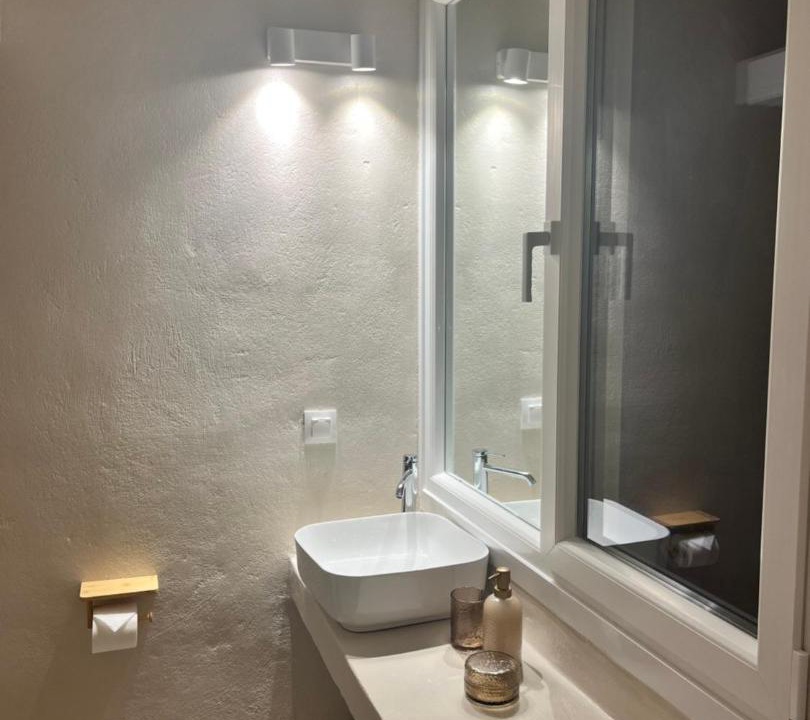 Photo of Bathroom in Vari