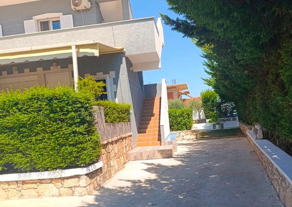 Photo of Others in Sarande