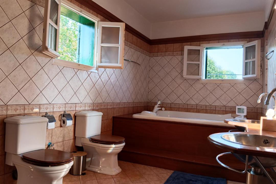 Photo of Bathroom in Asini