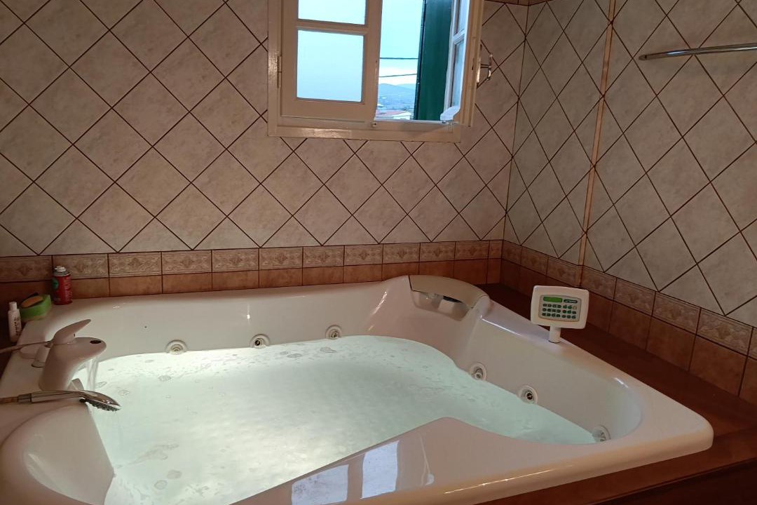 Photo of Bathroom in Asini
