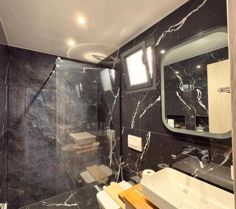 Photo of Bathroom in Qeparo