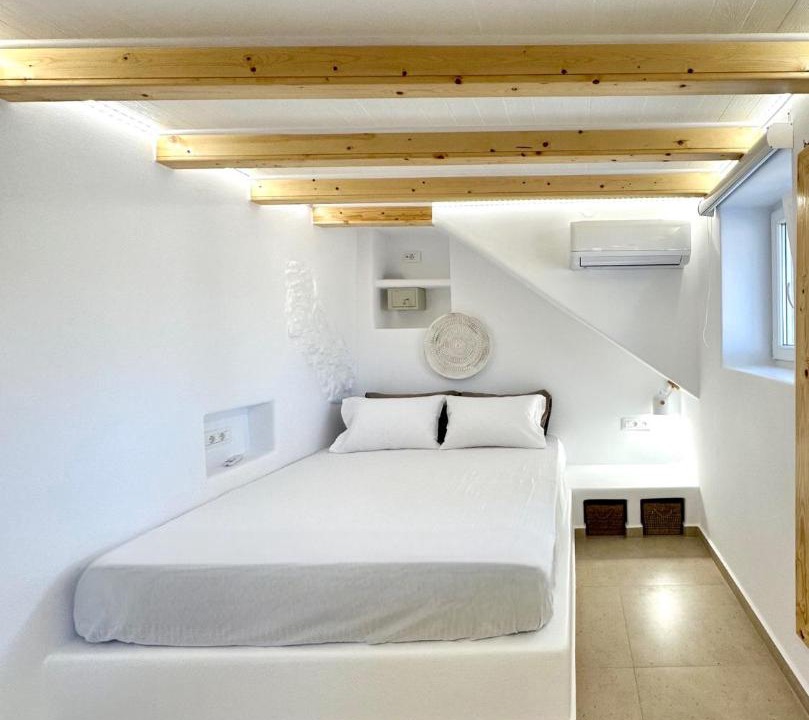 Photo of Bedroom in Milos