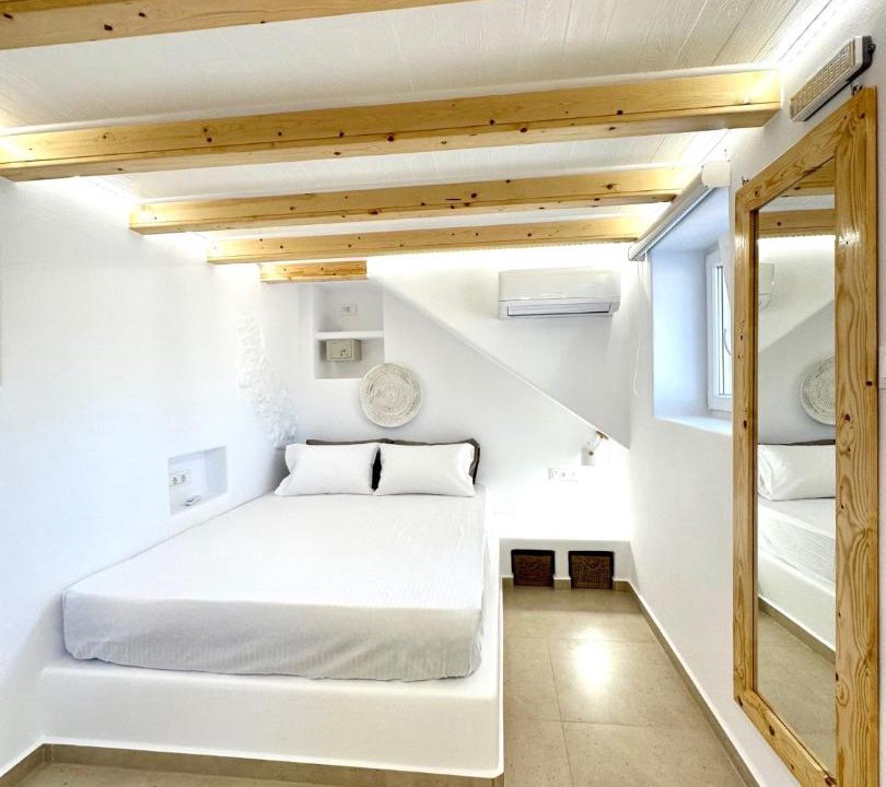 Photo of Bedroom in Milos