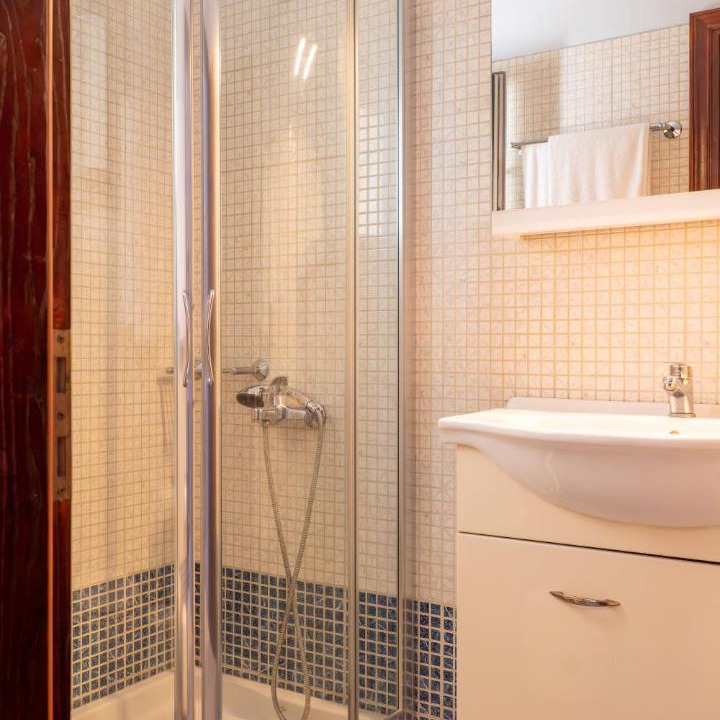Photo of Bathroom in Frinion