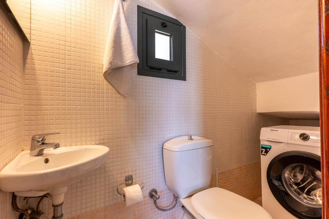 Photo of Bathroom in Frinion