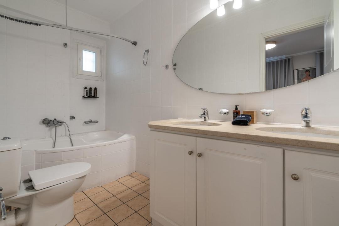 Photo of Bathroom in Mets