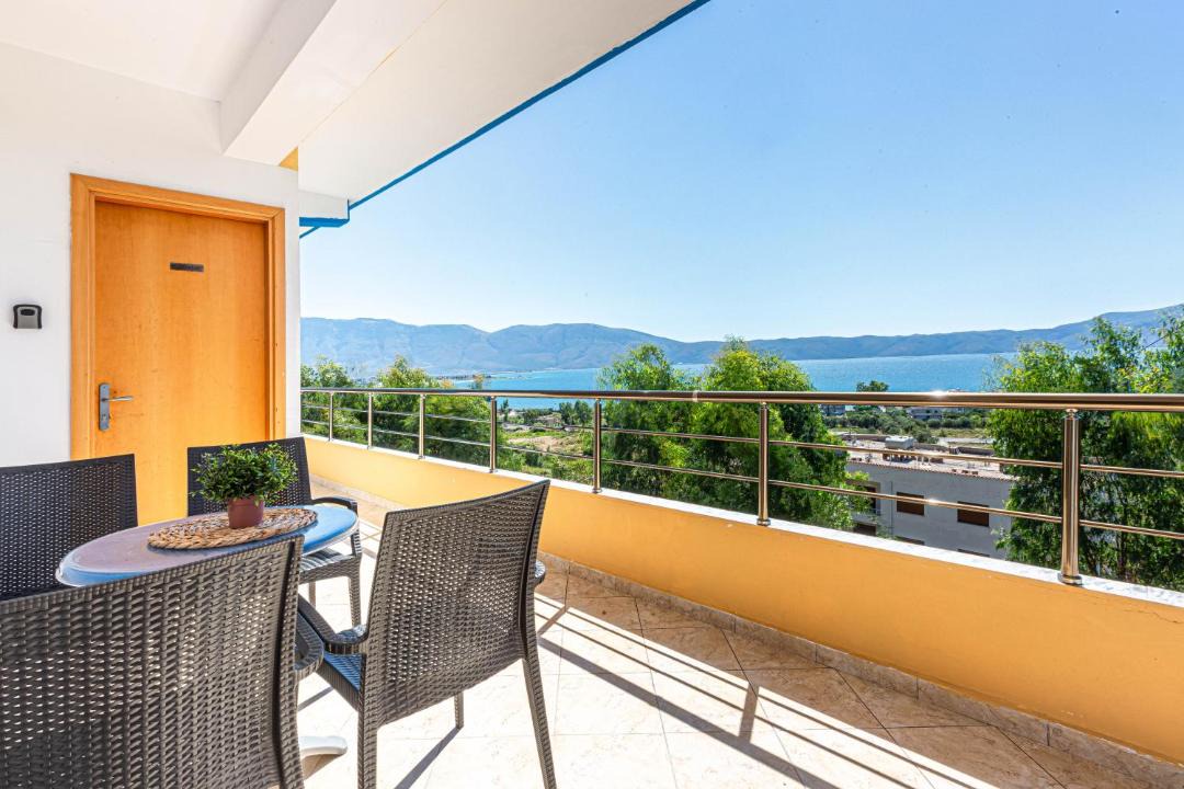 Photo of Patio Balcony in Radhime