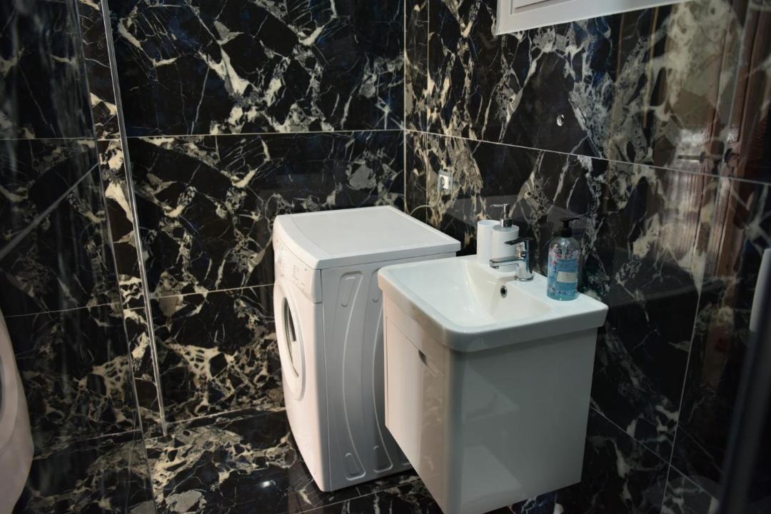 Photo of Bathroom in Mbrostar-Urë