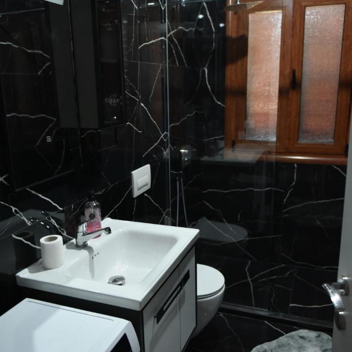 Photo of Bathroom in Mbrostar-Urë