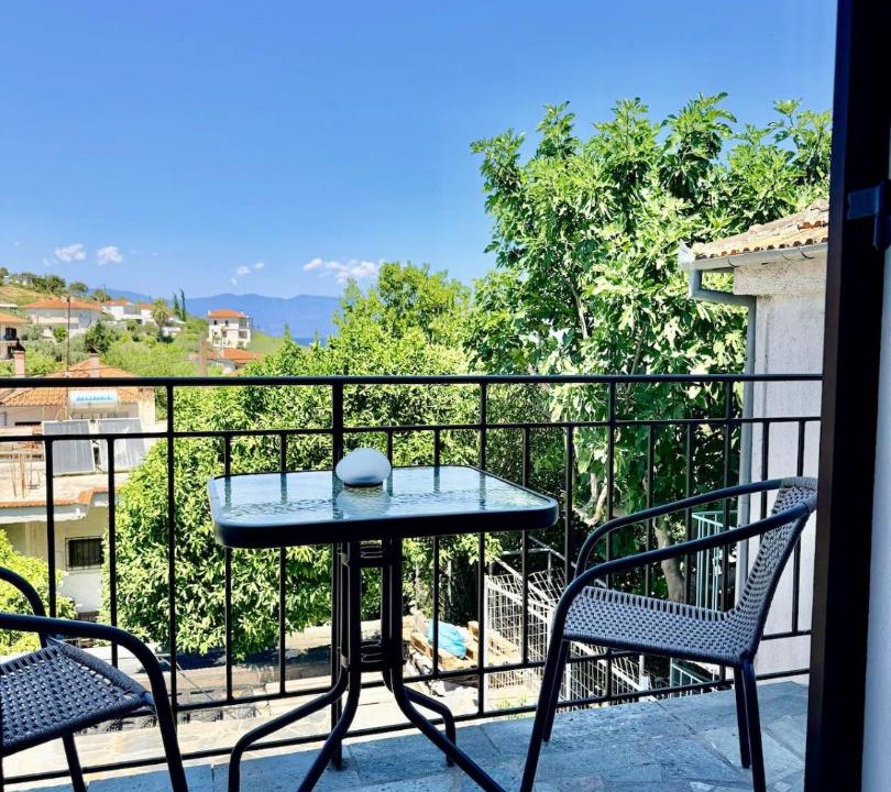 Photo of Patio Balcony in Pella Region