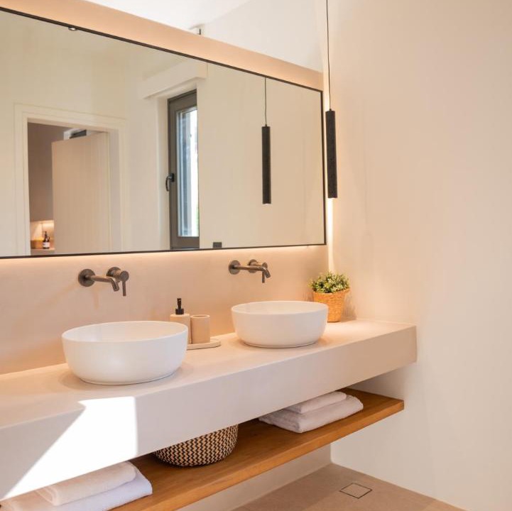 Photo of Bathroom in Ios Town