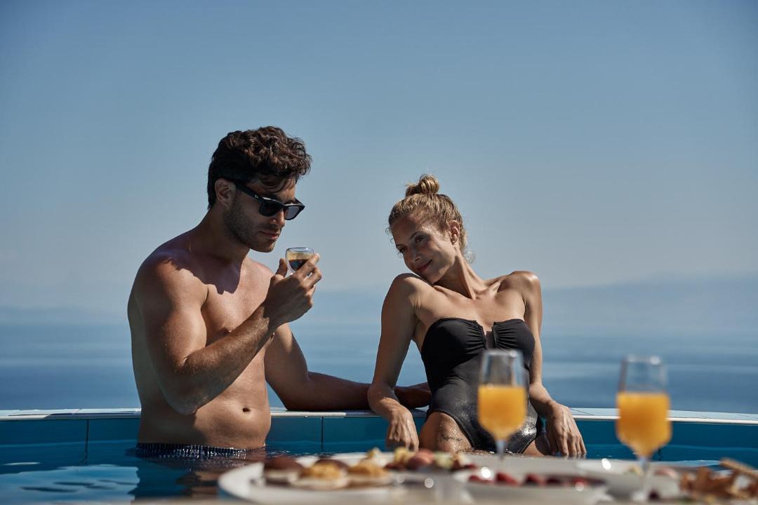 Photo of Others in Chlomos