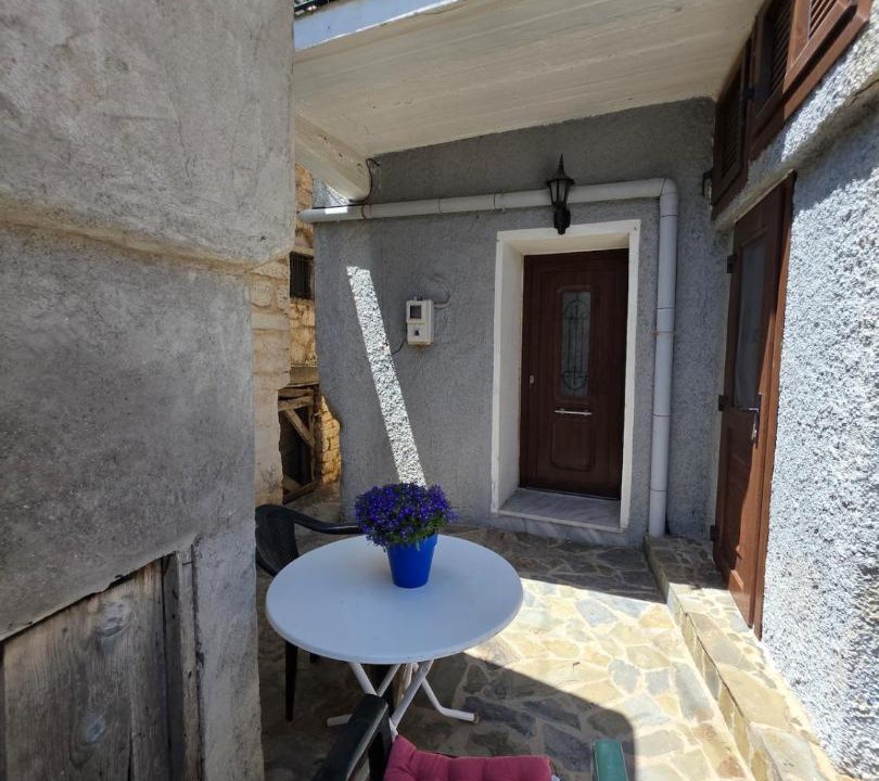 Photo of Patio Balcony in Avgonyma